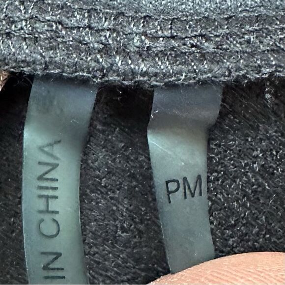 Soft Surroundings Black Velvet Pull On Cropped Pants - Picture 7 of 10